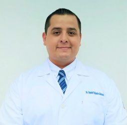 Dr. Daniel Palacio Alcívar