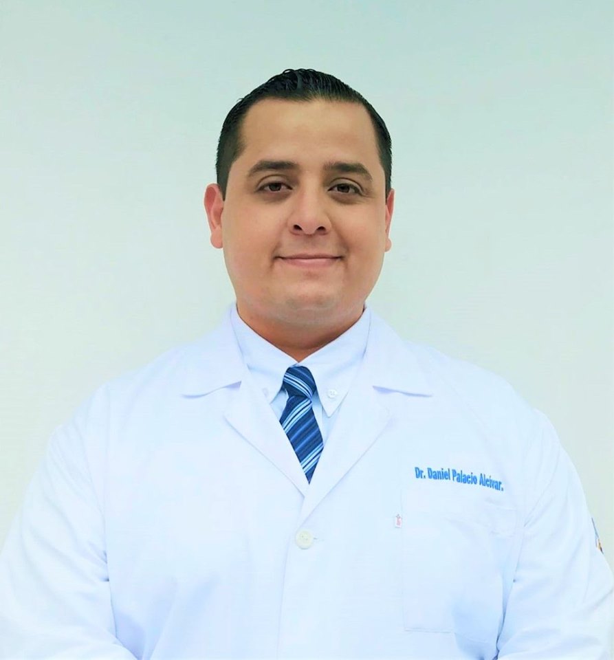 Dr. Daniel Palacio Alcívar